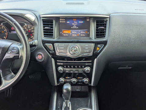 2020 Nissan Pathfinder SV