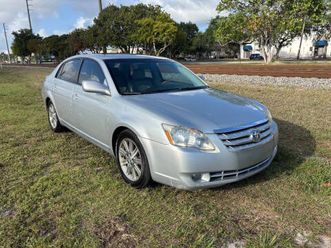 2007 Toyota Avalon for sale at UNITED AUTO BROKERS in Hollywood FL