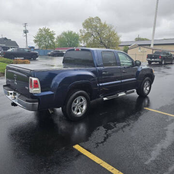 2006 Mitsubishi Raider XLS