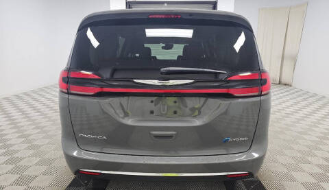 2022 Chrysler Pacifica Hybrid Touring L