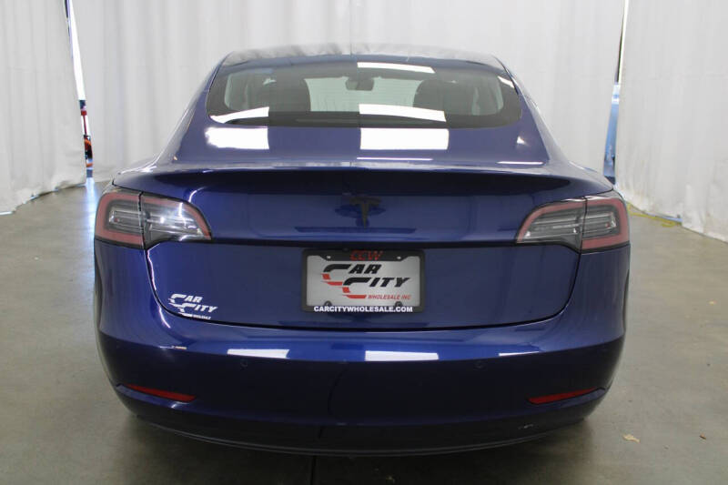 2019 Tesla Model 3 Mid Range
