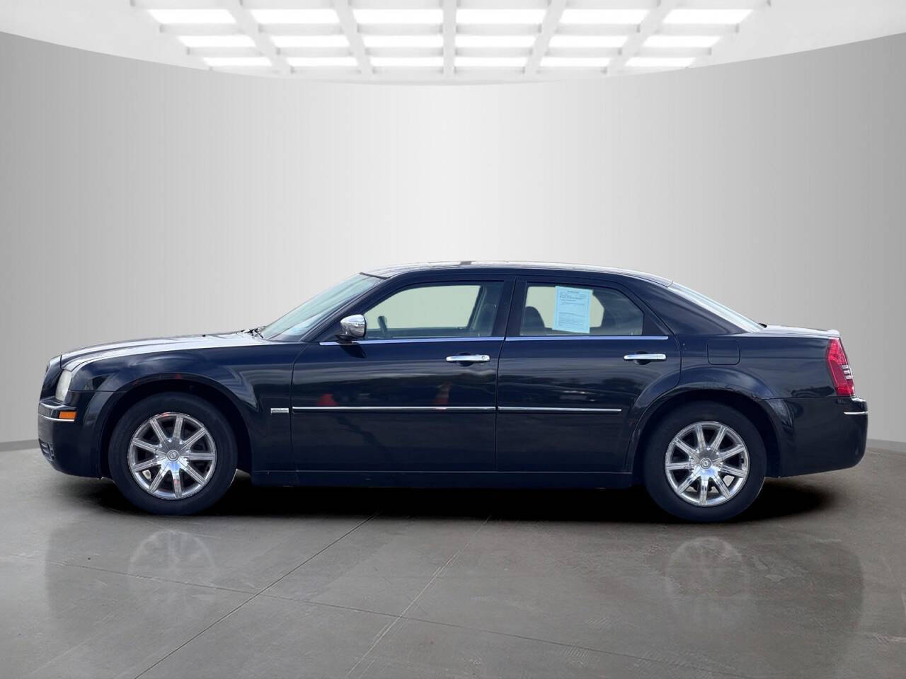 2010 Chrysler 300 for sale at Used Cars Toledo in Oregon, OH