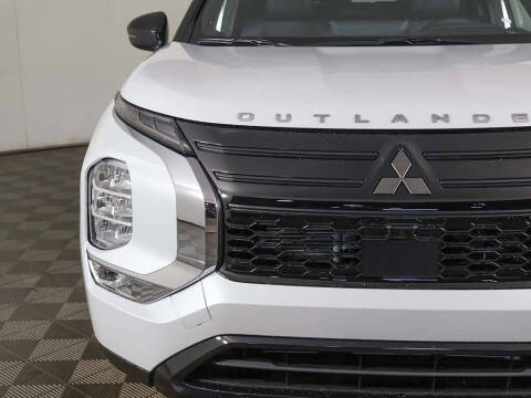 2026 Mitsubishi Outlander LE