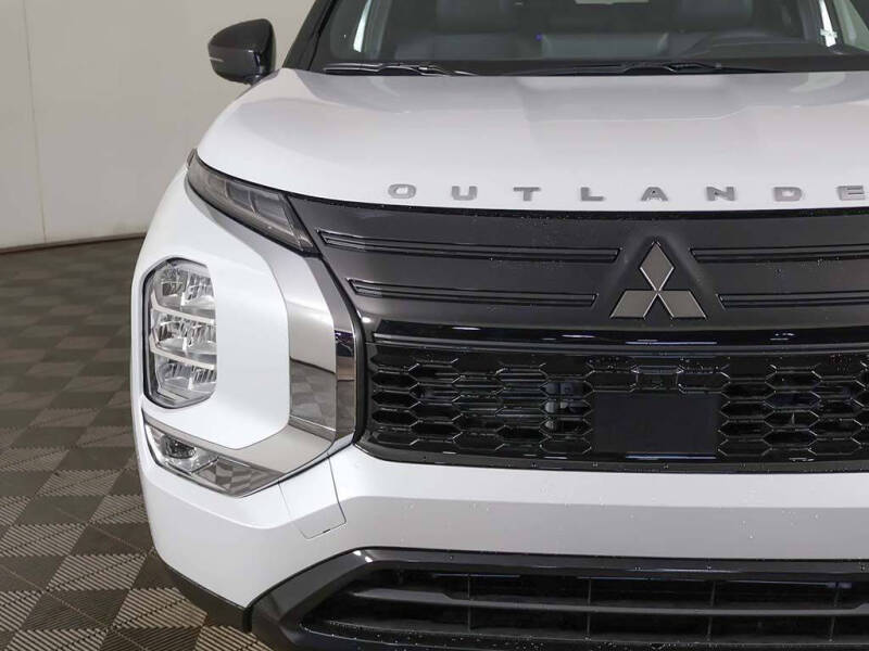 2026 Mitsubishi Outlander LE