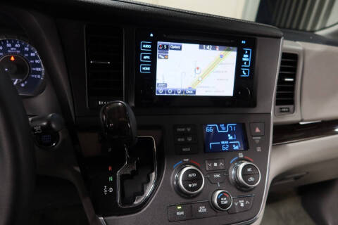 2017 Toyota Sienna XLE 8-Passenger