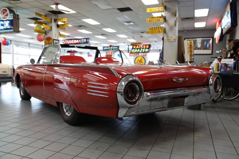 1961 Ford Thunderbird