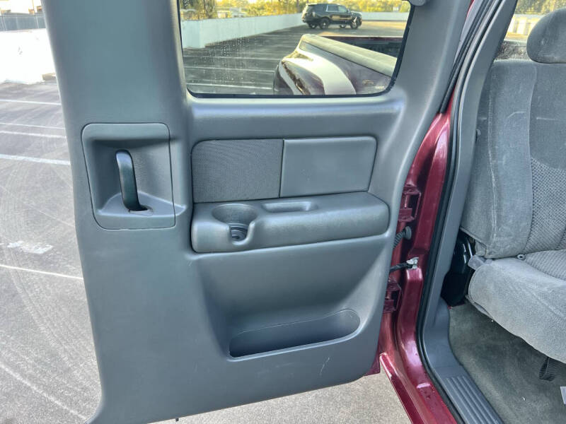 2004 Chevrolet Silverado 1500 LS