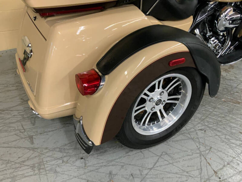 2014 Harley-Davidson FLHTCUTG TRI GLIDE