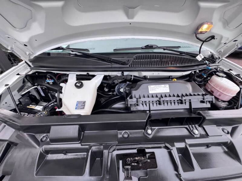 2022 Chevrolet Express LS 3500