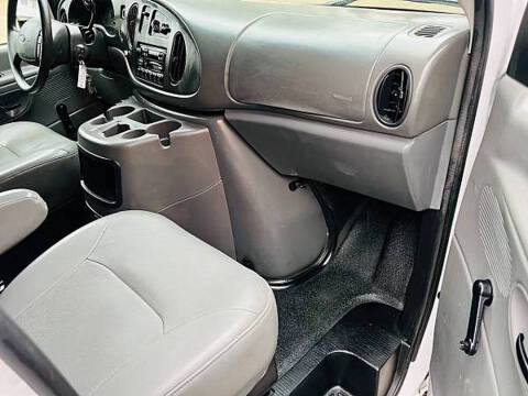 2003 Ford E-Series E-350 SD