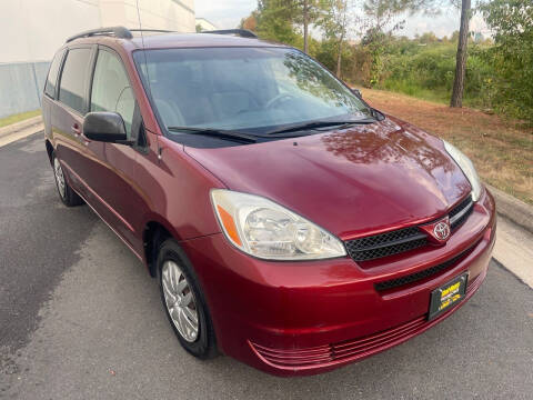 2005 Toyota Sienna for sale at Shell Motors in Chantilly VA