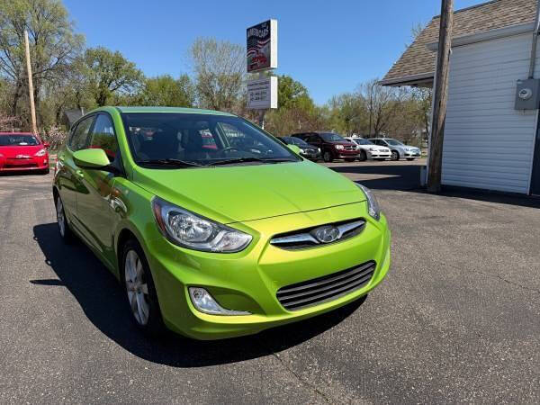 2012 Hyundai Accent SE