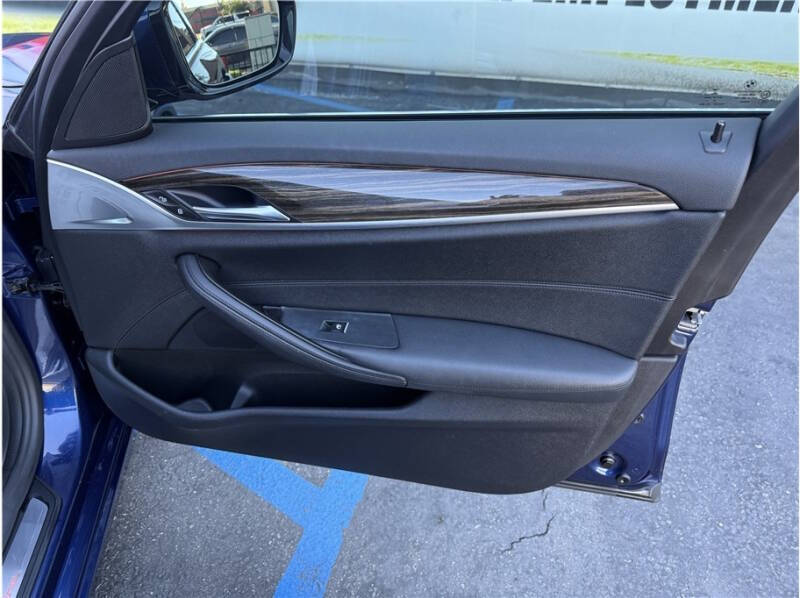 2017 BMW 5 Series 530i