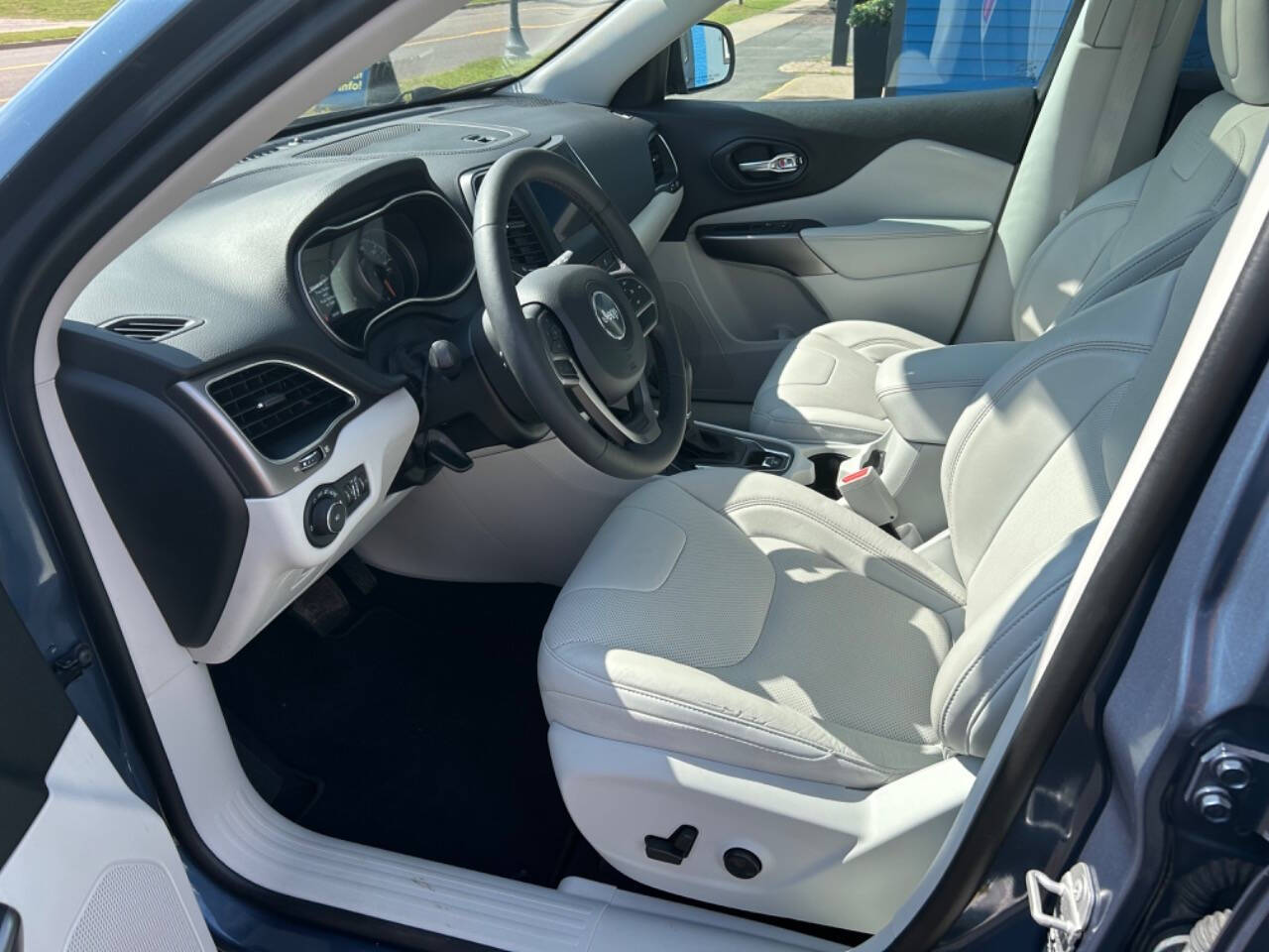 2021 Jeep Cherokee for sale at Jon's Auto in Marquette, MI