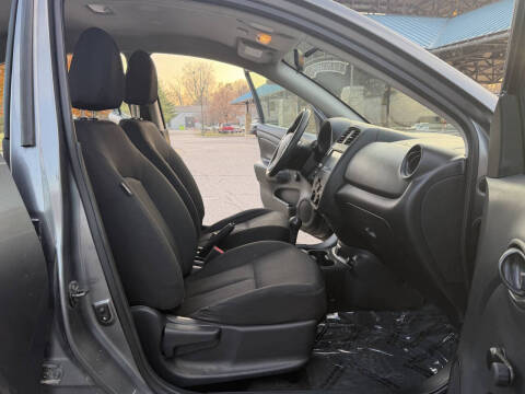 2019 Nissan Versa S Plus