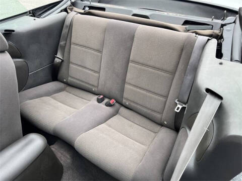 2004 Ford Mustang Deluxe