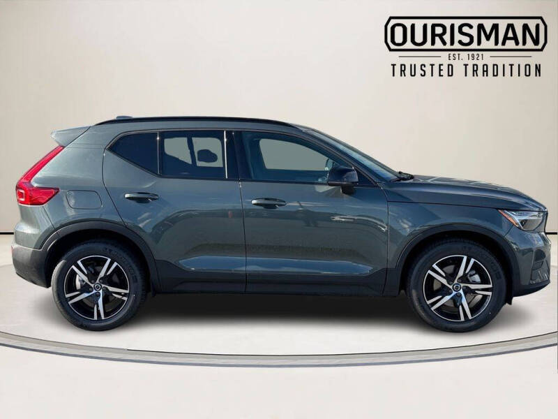 2026 Volvo XC40 B5 Core