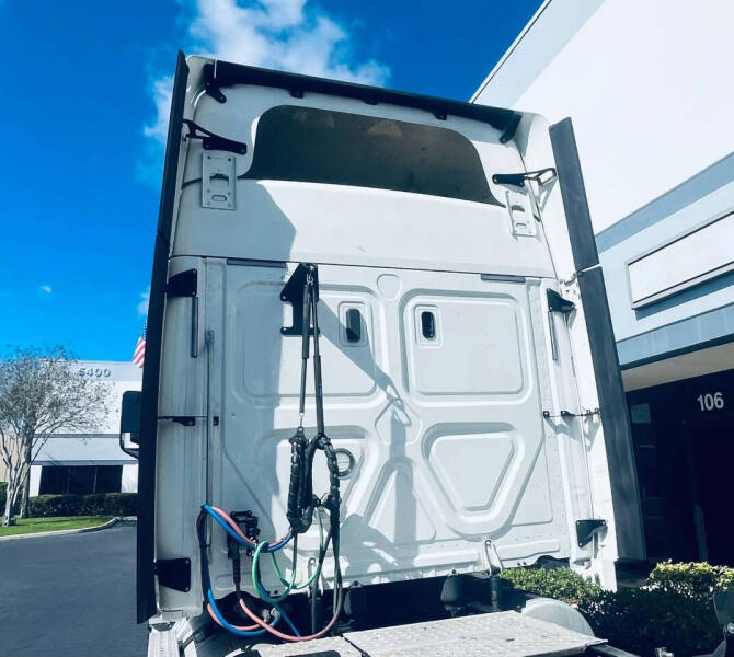 2019 Freightliner Cascadia