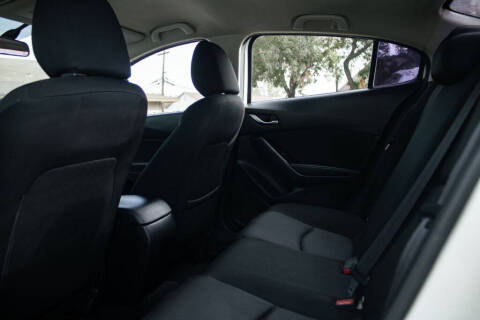 2017 Mazda MAZDA3 Sport