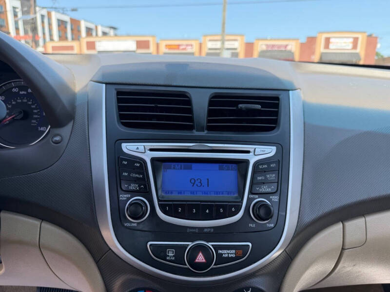 2013 Hyundai Accent GLS