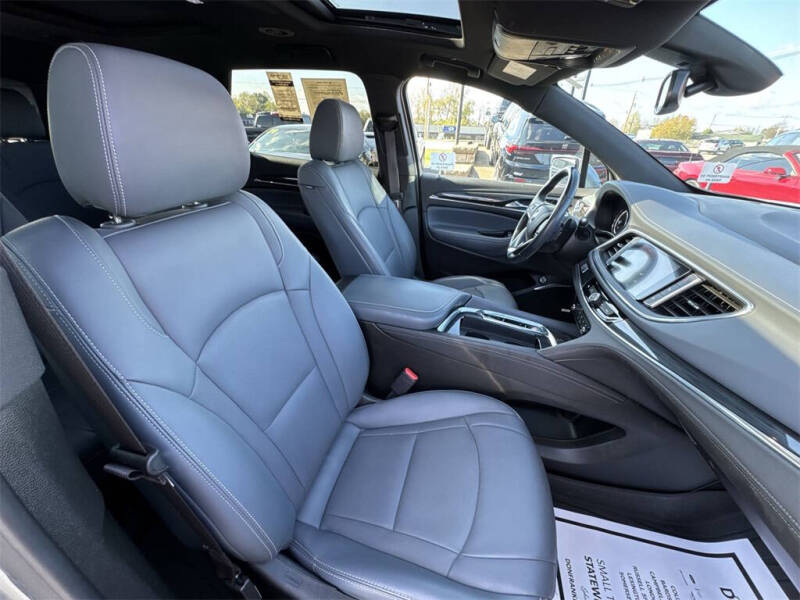 2023 Buick Enclave Essence