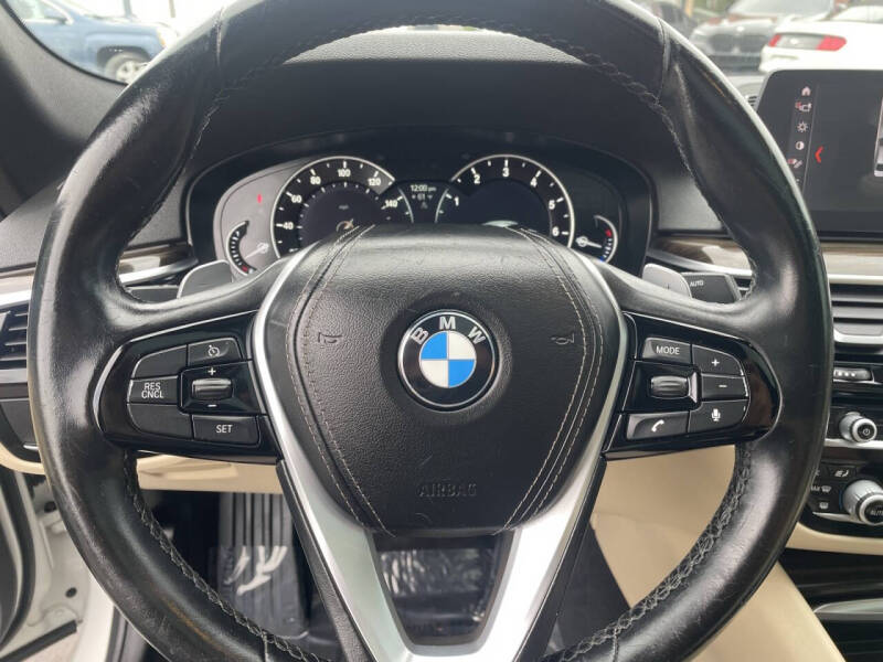 2019 BMW 5 Series 530i
