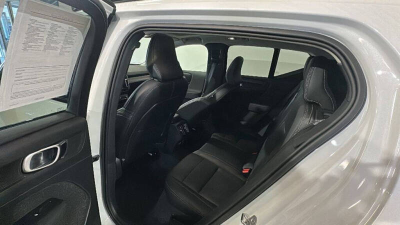 2026 Volvo XC40 B5 Plus