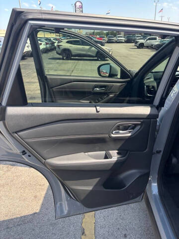 2024 Nissan Rogue SL