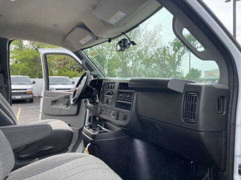 2025 Chevrolet Express 3500