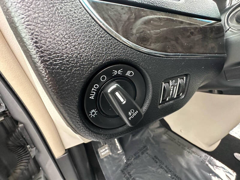 2016 Chrysler Town and Country Touring