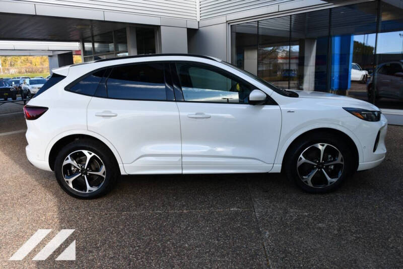 2023 Ford Escape ST-Line Elite