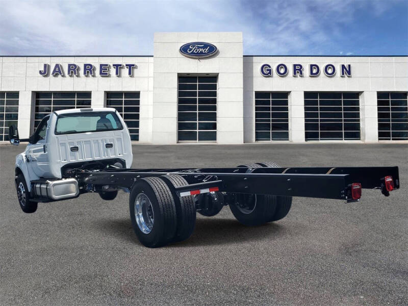 2025 Ford F-750 Super Duty