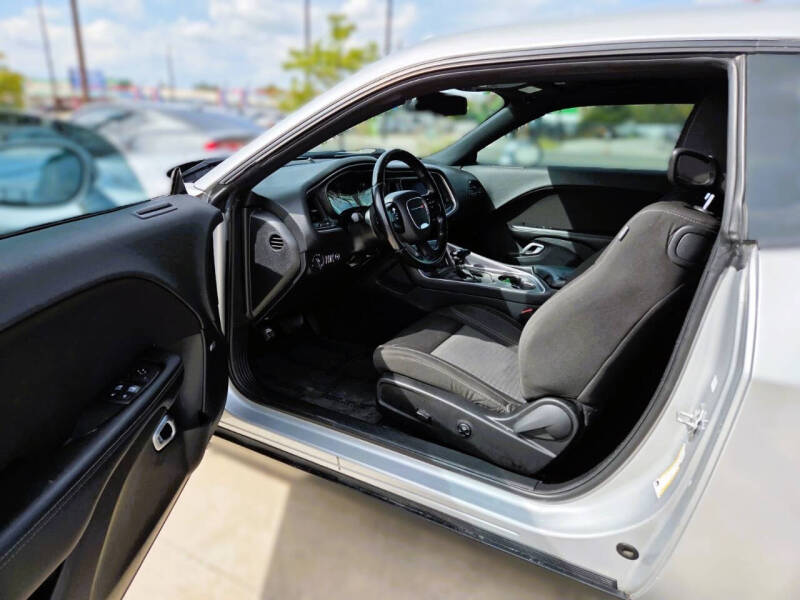 2021 Dodge Challenger SXT