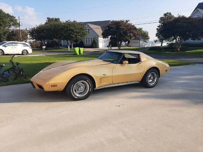 Tan 1977 Chevrolet Corvette 1