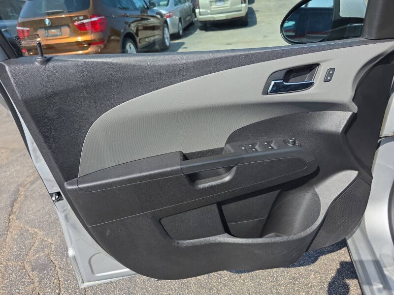 2015 Chevrolet Sonic LT Auto