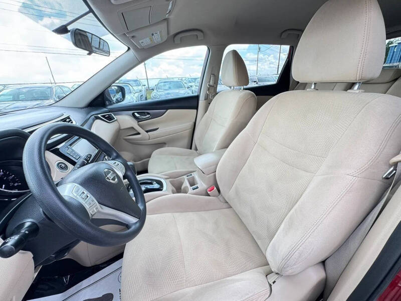 2016 Nissan Rogue SV