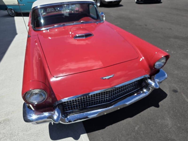 1957 Ford Thunderbird
