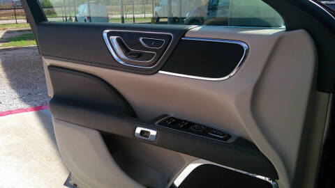 2019 Lincoln Continental Select