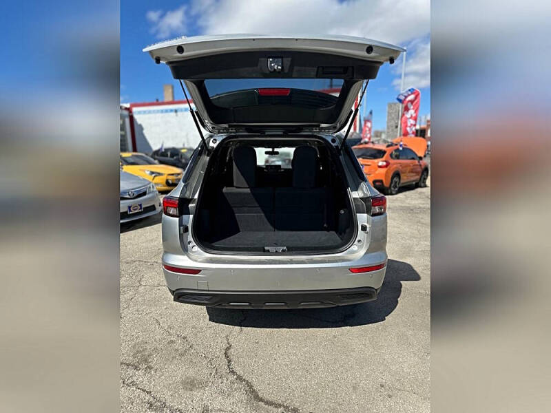 2022 Mitsubishi Outlander ES