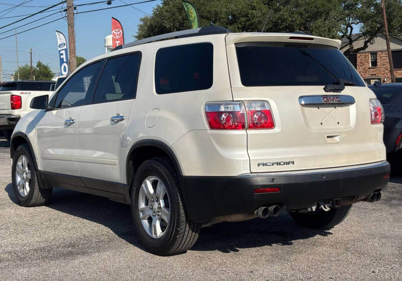 2011 GMC Acadia SLE