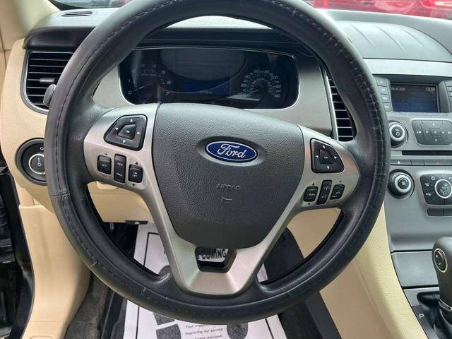 2016 Ford Taurus SE