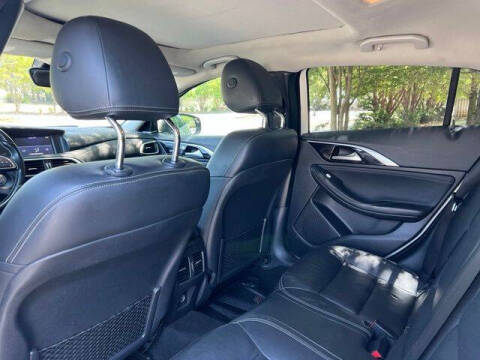 2018 Infiniti QX30 Premium