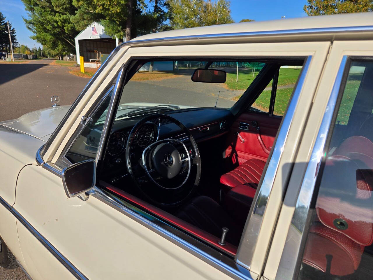 1972 Mercedes-Benz 220 87