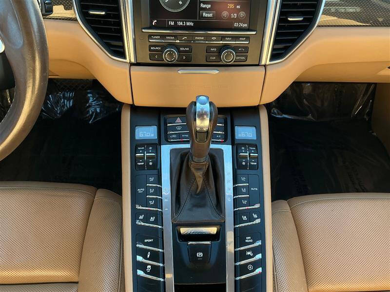 2016 Porsche Macan Turbo