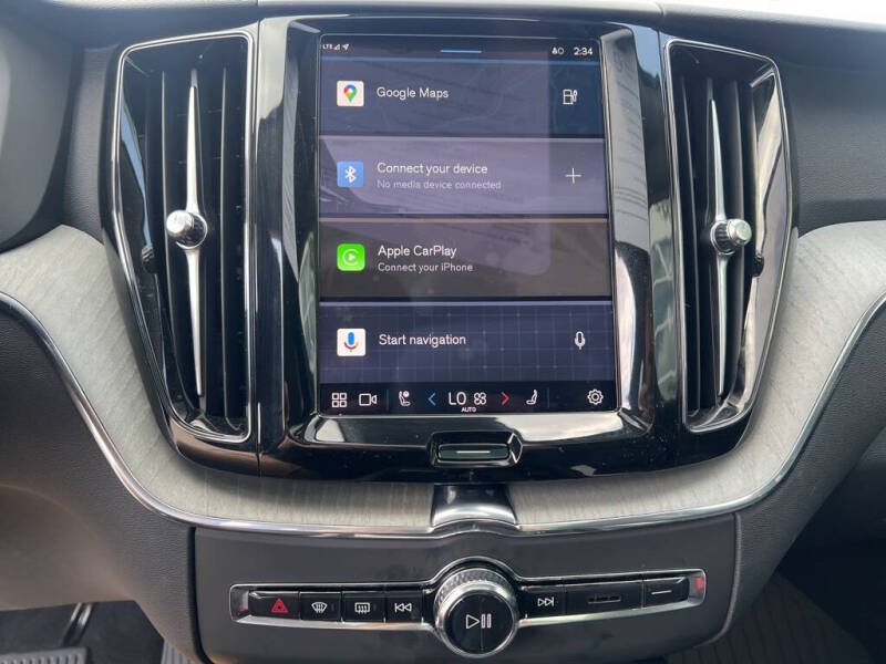 2025 Volvo XC60 T8 Plus Dark Theme