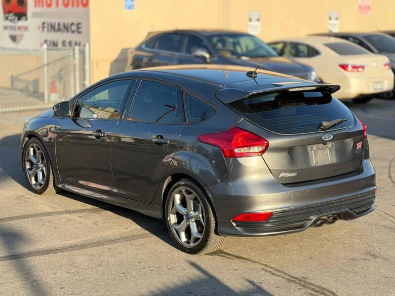2017 Ford Focus ST