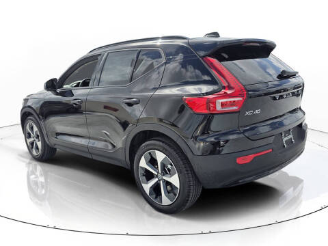 2026 Volvo XC40 B5 Plus