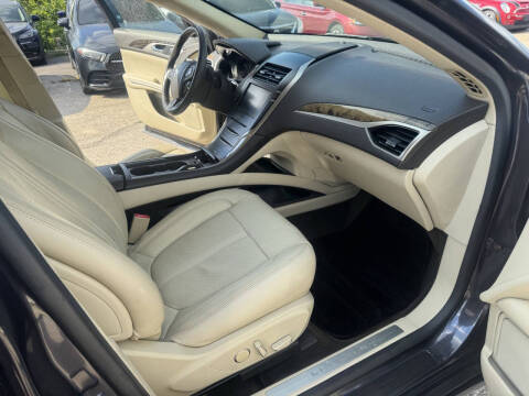 2014 Lincoln MKZ