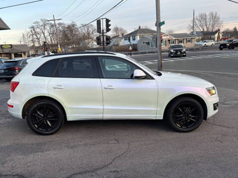 2011 Audi Q5 2.0T quattro Premium Plus