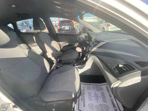 2012 Hyundai Accent GS